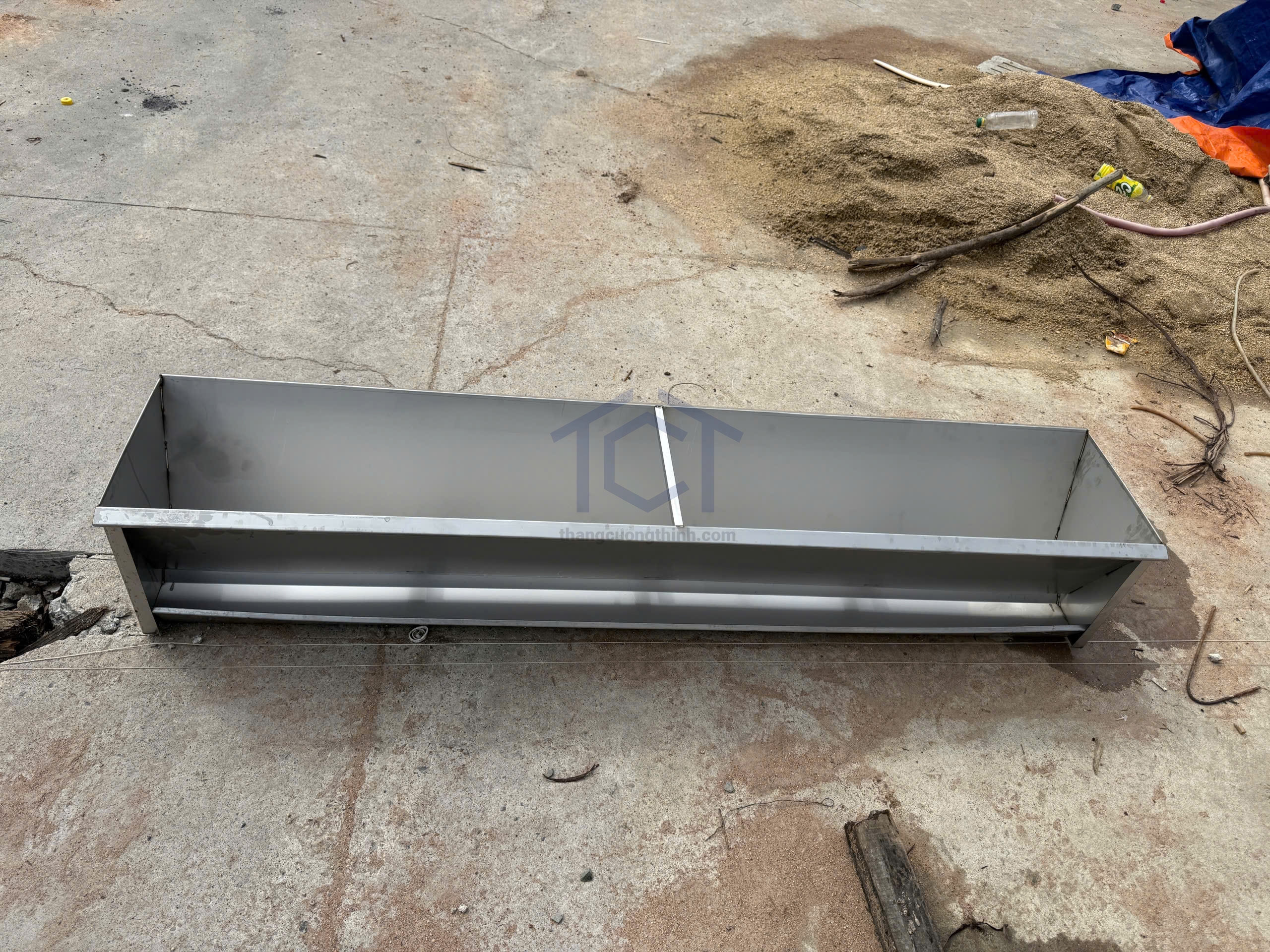 Máng vịt 1m8 - MV004