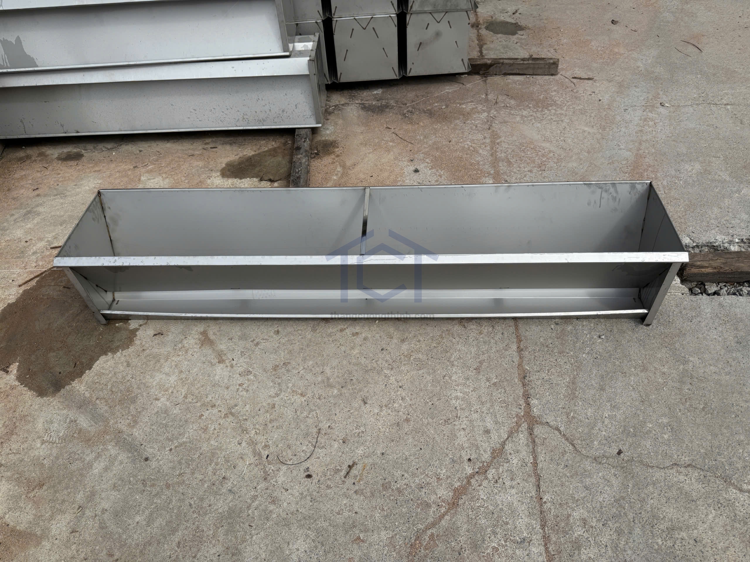 Máng vịt 1m8 - MV004
